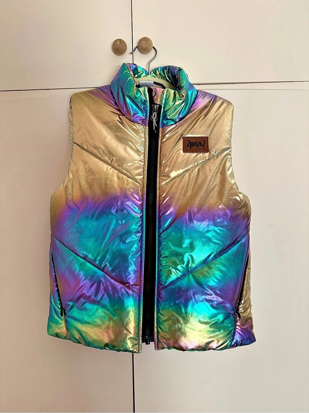 Deux par Deux Girls' Metallic Puffer Vest Gold & Multicolor Like New